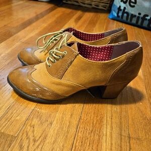 Retro style shoes